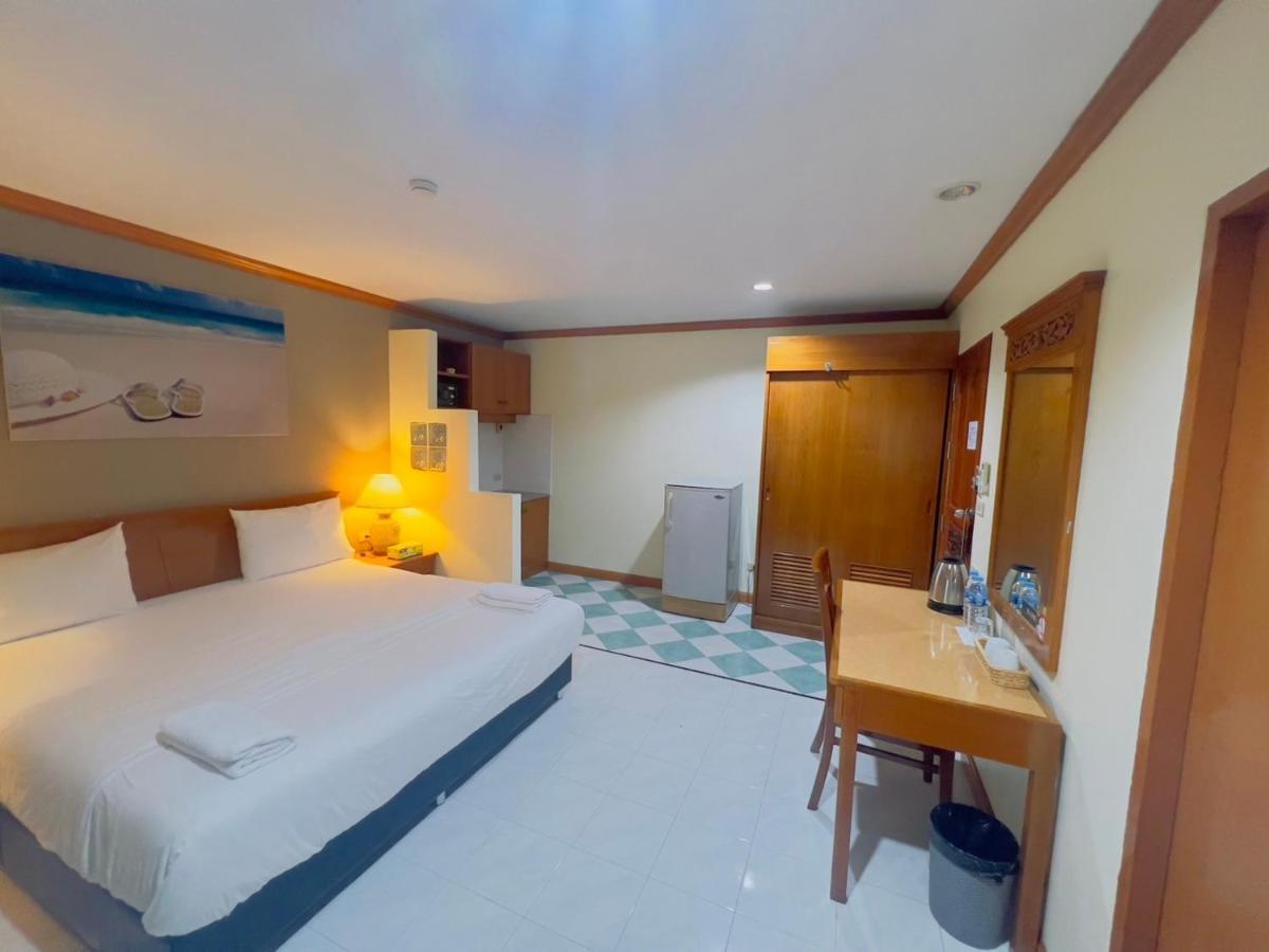 Hotel Royal Vista Patong Exterior foto