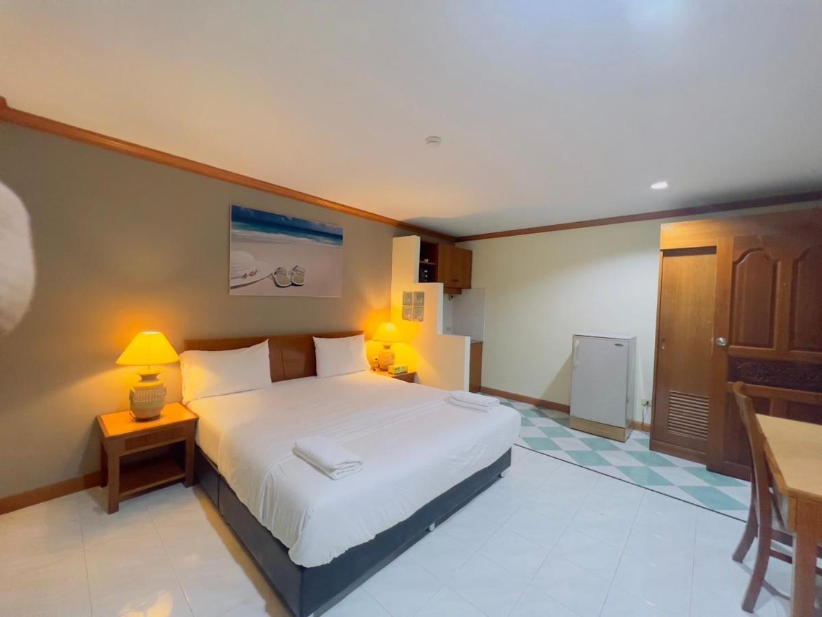 Hotel Royal Vista Patong Exterior foto