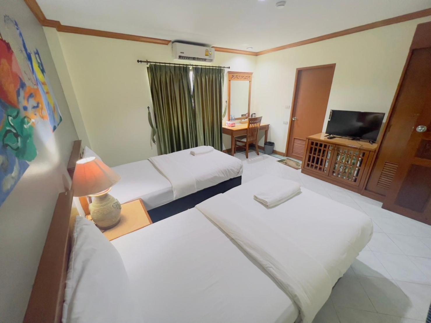 Hotel Royal Vista Patong Exterior foto